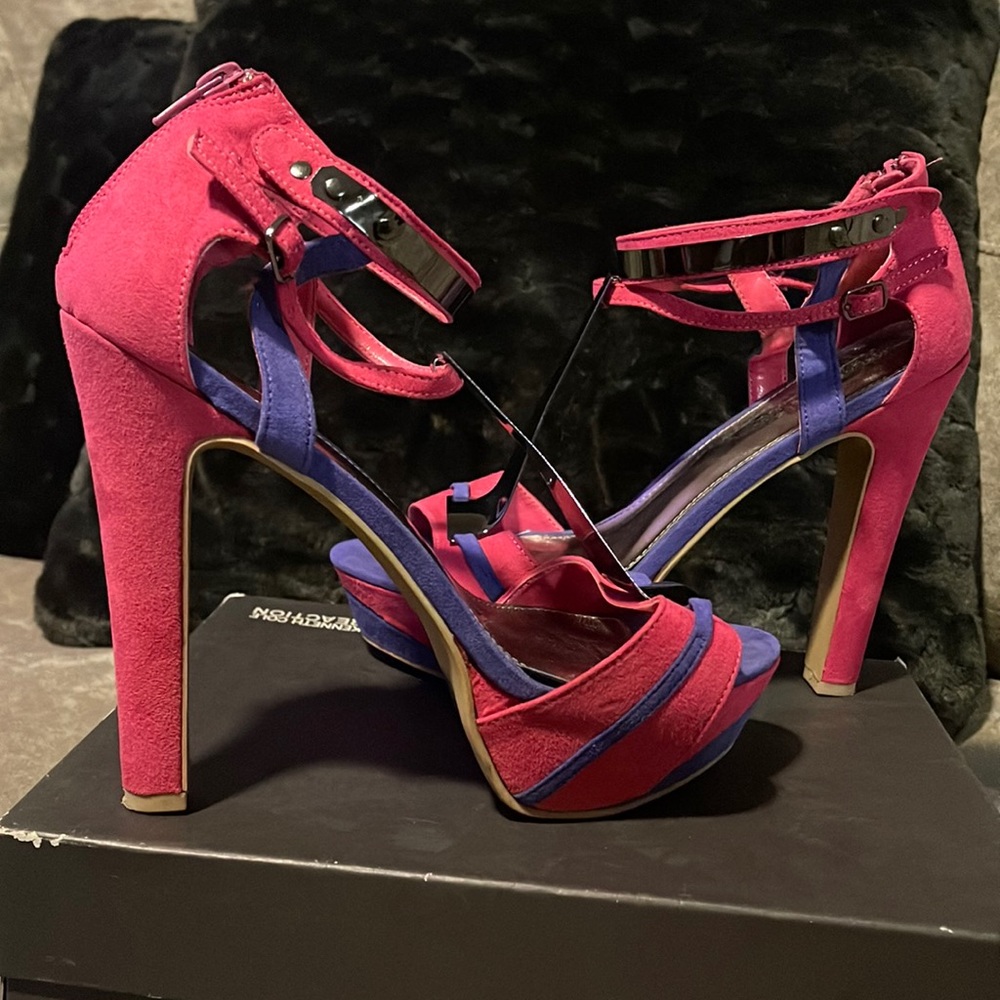 Kenneth Cole Reaction Platform Heels 10M